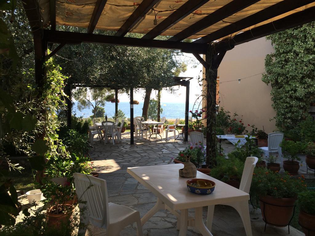 דירות גראקיני Kostas House חדר תמונה